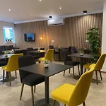 Tritoni Alta ホテル 3*